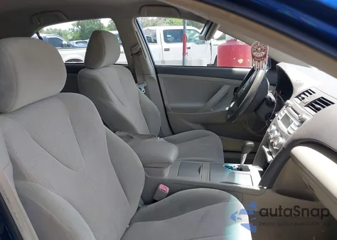 2011 Toyota Camry z USA, uszkodzony, nr VIN 4T1BF3EKXBU647435